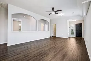1603 Blue Jay Dr, Ennis, TX 75119 - Photo 4