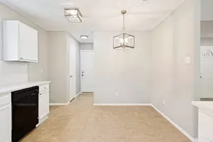 2654 Carrington Ln, Grand Prairie, TX 75052 - Photo 10