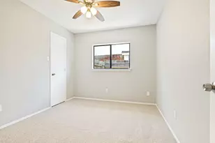 2654 Carrington Ln, Grand Prairie, TX 75052 - Photo 20