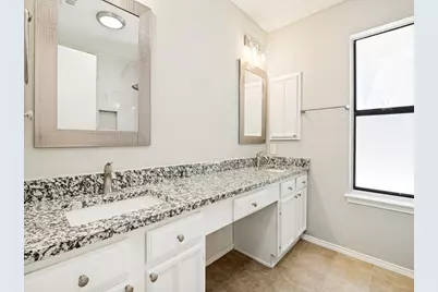 2654 Carrington Lane, Grand Prairie, TX 75052 - Photo 16
