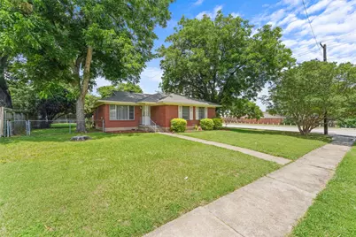 2829 Tolosa Drive, Dallas, TX 75228 - Photo 2