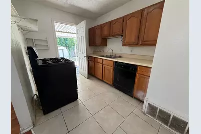 2005 Huntington Drive, Arlington, TX 76010 - Photo 10