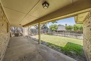 1633 Saxon Dr, Bedford, TX 76021 - Photo 32