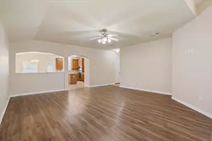 6537 Mundo Dr, Waco, TX 76712 - Photo 8