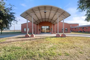 601 N 45th St, Corsicana, TX 75110 - Photo 1