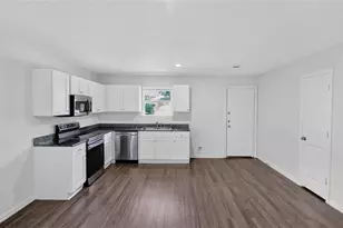 2128 R. W. Bivens Ln, Fort Worth, TX 76105 - Photo 10