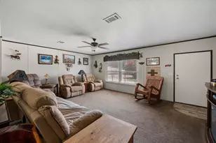 202 N 3rd Street E, Dawson, TX 76639 - Photo 4