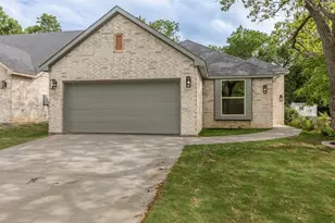 710 E McGee St, Sherman, TX 75090 - Photo 1