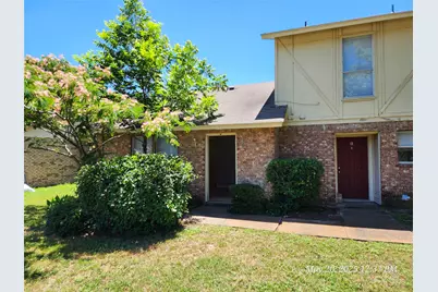 429 SW Thomas Street #A, Burleson, TX 76028 - Photo 2