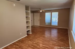 429 SW Thomas St, Burleson, TX 76028 - Photo 8