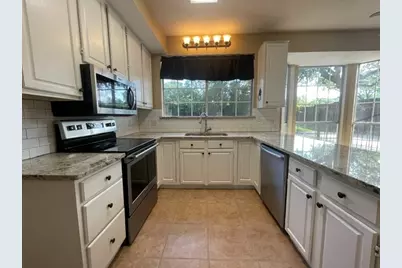 3222 Mapleridge Drive, Grapevine, TX 76051 - Photo 12