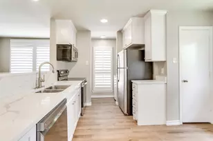 3002 Hilltop Dr, Euless, TX 76039 - Photo 10