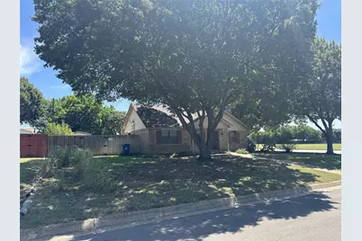 800 Pine Mountain Drive, Burleson, TX 76028 - Photo 2