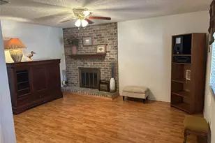 800 Pine Mountain Dr, Burleson, TX 76028 - Photo 14
