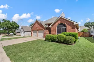2308 Suntree Ln, Flower Mound, TX 75022 - Photo 2