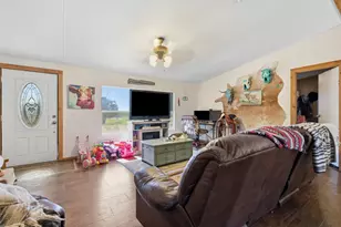 9132 Windmill Ct W, Cleburne, TX 76033 - Photo 6