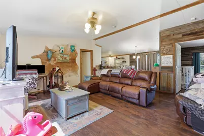 9132 Windmill Court W, Cleburne, TX 76033 - Photo 8