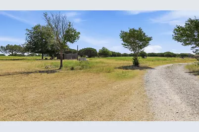 9132 Windmill Court W, Cleburne, TX 76033 - Photo 32