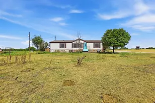 9132 Windmill Ct W, Cleburne, TX 76033 - Photo 4