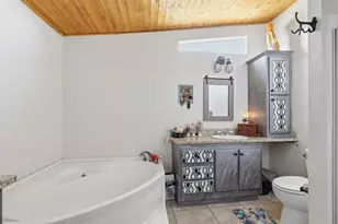 9132 Windmill Ct W, Cleburne, TX 76033 - Photo 24