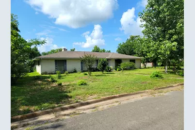 706 W Fourth, Clarksville, TX 75426 - Photo 1