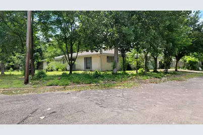 706 W Fourth, Clarksville, TX 75426 - Photo 34