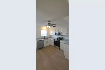 233 Vista Way #235, Benbrook, TX 76126 - Photo 6