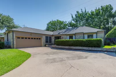 2805 Hedgeway Drive, Arlington, TX 76016 - Photo 2