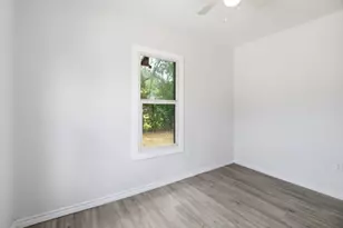910 Loney St, Fort Worth, TX 76104 - Photo 34