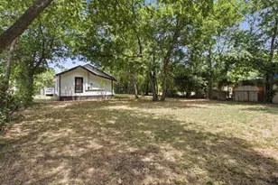 910 Loney St, Fort Worth, TX 76104 - Photo 16