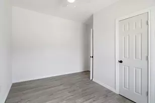 910 Loney St, Fort Worth, TX 76104 - Photo 32