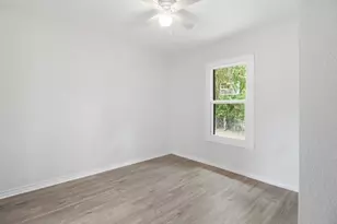 910 Loney St, Fort Worth, TX 76104 - Photo 34