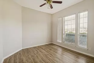 2828 S Lakeview Dr, Cedar Hill, TX 75104 - Photo 2