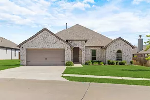 915 Timber Ridge Dr, Justin, TX 76247 - Photo 1