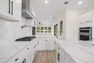 3700 Creek View Drive, McKinney, TX 75071 - Photo 4