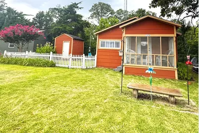 1926 Private Road 3344, Greenville, TX 75402 - Photo 1