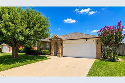 1407 Autumncrest Drive, Arlington, TX 76002 - Photo 2