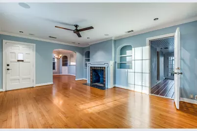 818 Valencia Street, Dallas, TX 75223 - Photo 8