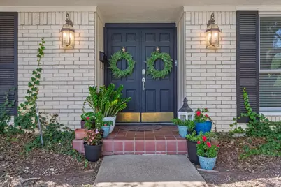2649 Woodmont Circle, Waco, TX 76710 - Photo 2