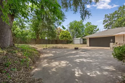 2649 Woodmont Circle, Waco, TX 76710 - Photo 30