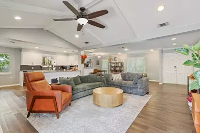 2649 Woodmont Circle, Waco, TX 76710 - Photo 6