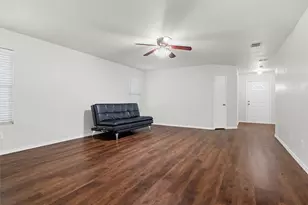 8421 River Bluffs Dr, Arlington, TX 76002 - Photo 6