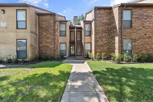 1304 Harwell Dr, Arlington, TX 76011 - Photo 2