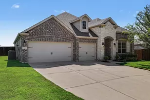 1400 Green Valley Wy, Celina, TX 75009 - Photo 2