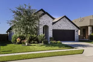 982 E Villas Ct, Lewisville, TX 75067 - Photo 6