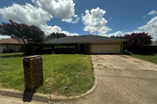 6804 Fair Meadows Dr, North Richland Hills, TX 76182 - Photo 1