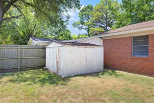 1332 Harrison Ln, Hurst, TX 76053 - Photo 32