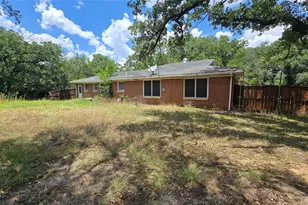 2503 W Pipeline Rd, Euless, TX 76040 - Photo 4