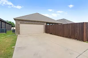 119 Happy Ln, Red Oak, TX 75154 - Photo 34