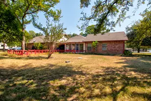1219 Kiowa Dr E, Lake Kiowa, TX 76240 - Photo 32